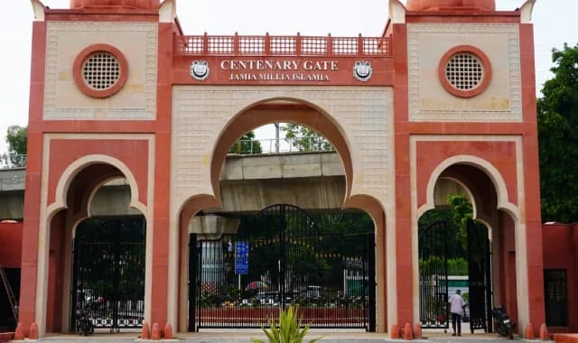 Jamia Millia Islamia (CDOE) Online campus